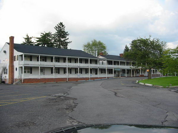 Botsford Inn - 2002 Photo (newer photo)